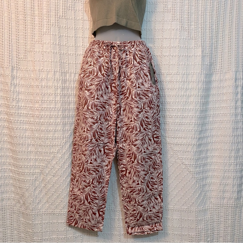 NWT Wild Fable Light Brown and White Leaf Print Pants, size: Small